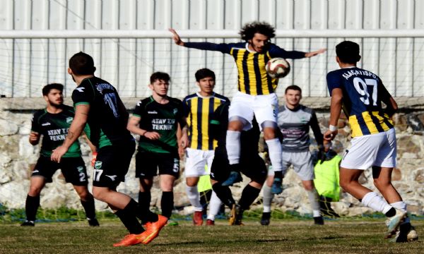 Alaçatıspor-Şirinyerspor maçı fotoğrafları