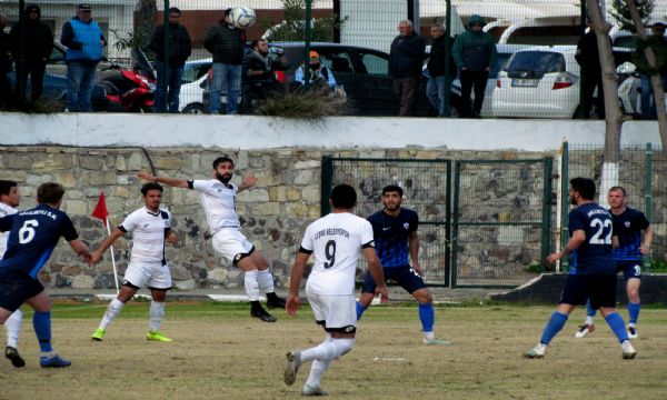 Çeşme Belediyespor - Halilbeylispor maçı fotoğrafları