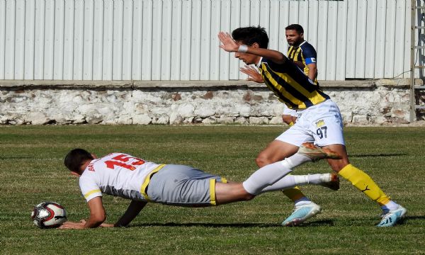 Alaçatıspor-Bayındırspor maçı fotoğrafları