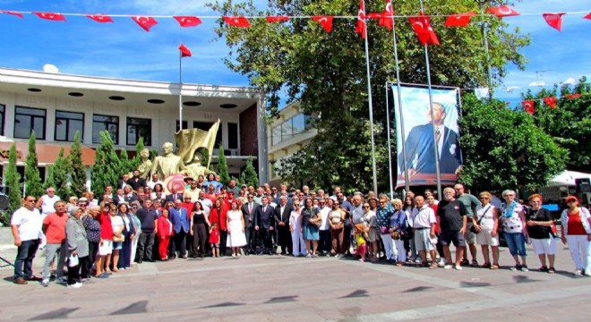 Çeşme CHP'de 102. Yıl anma töreni!