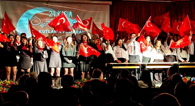 Çeşme'de Öğrtmenler Günü coşkuyla kutlandı