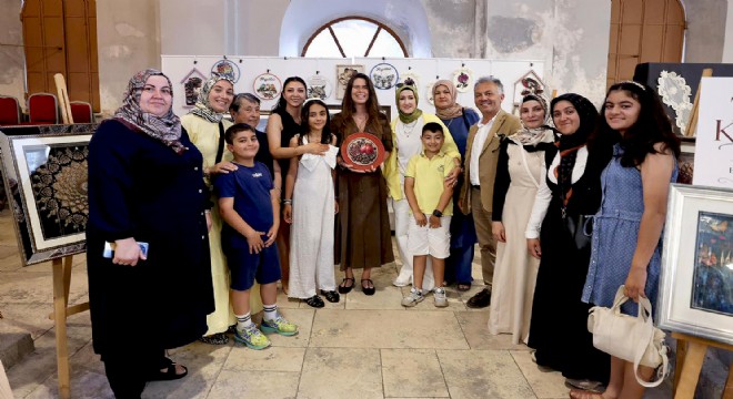 Çeşme'de el. emekleri vitrinde!