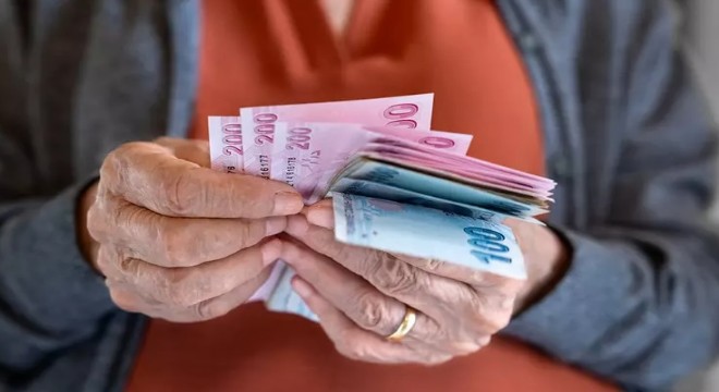 Emekli maaşları belli oldu!