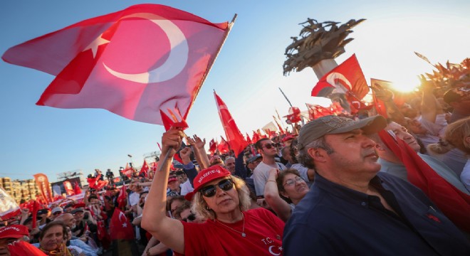 Aslanoğlu, 'İzmir'de Tarih yazıldı'