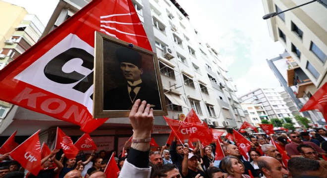 CHP İzmir'de flaş gelişme! Gümrükçü İl Binasında
