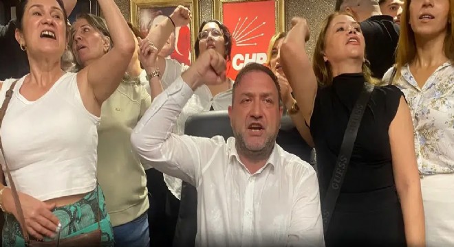 Gümrükçü Makamı Devraldı, Güç binadan ayrıldı