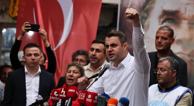 İzmir'de ilçe başkanlarından Çağatay Güç'e destek