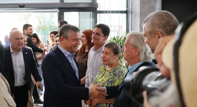 Özgü Özel İzmir'de'