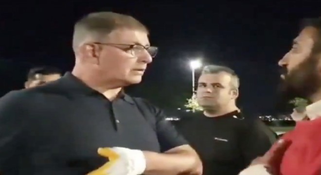 Tugay sahaya indi, çöp topladı ortalık karıştı!